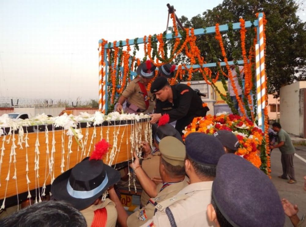 nd tiwari antim darshan in haldwani public seems in sorrow