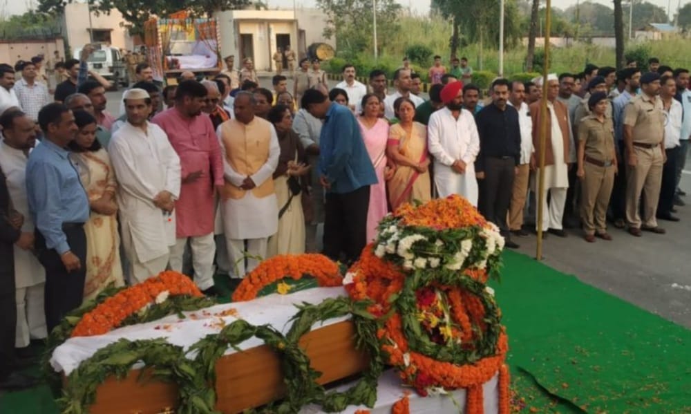 nd tiwari antim darshan in haldwani public seems in sorrow