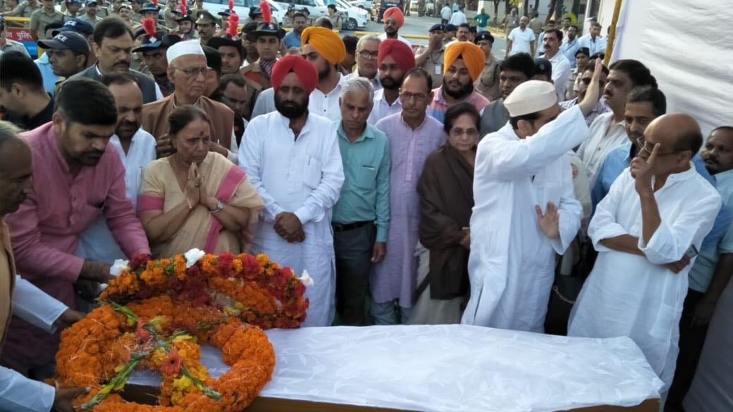 nd tiwari antim darshan in haldwani public seems in sorrow