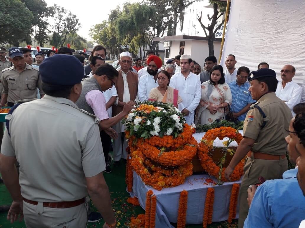 nd tiwari antim darshan in haldwani public seems in sorrow