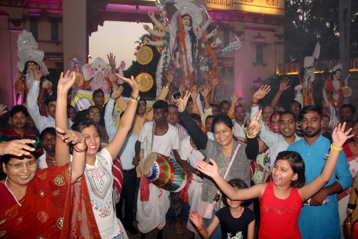 Durga visarjan in varanasi devotees said durga mata come back next year