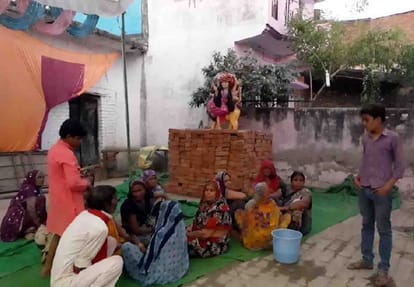 Efforts to establish statue instead of immersion