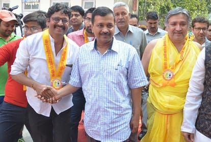 Kejriwal launches door-to-door campaign to seek votes in Lok Sabha elections