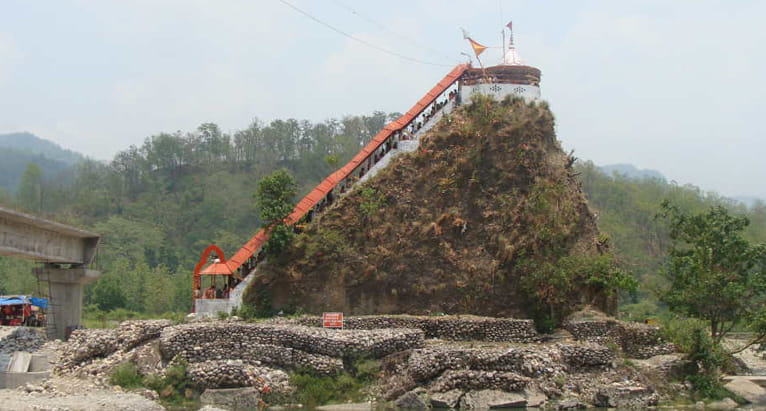 devotee bath ban in garjiya kund ramnagar
