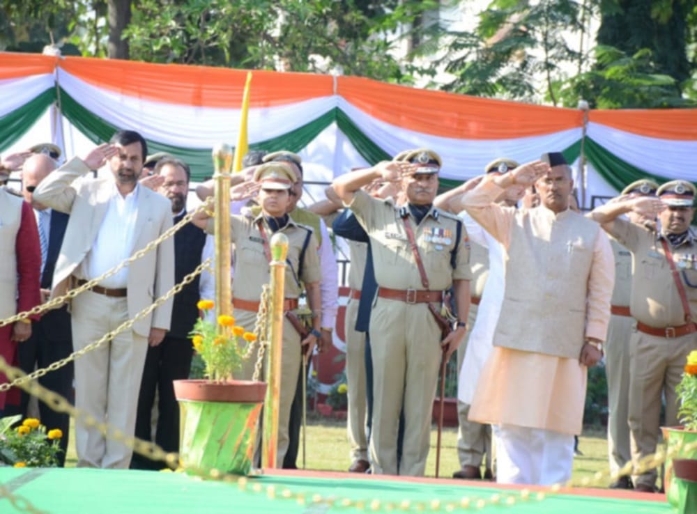 police smriti diwas 2018 uttarakhand cm pay tribute to maytyrs