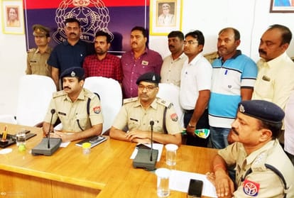 Varanasi police arrested people who demand extortion money to lawyer