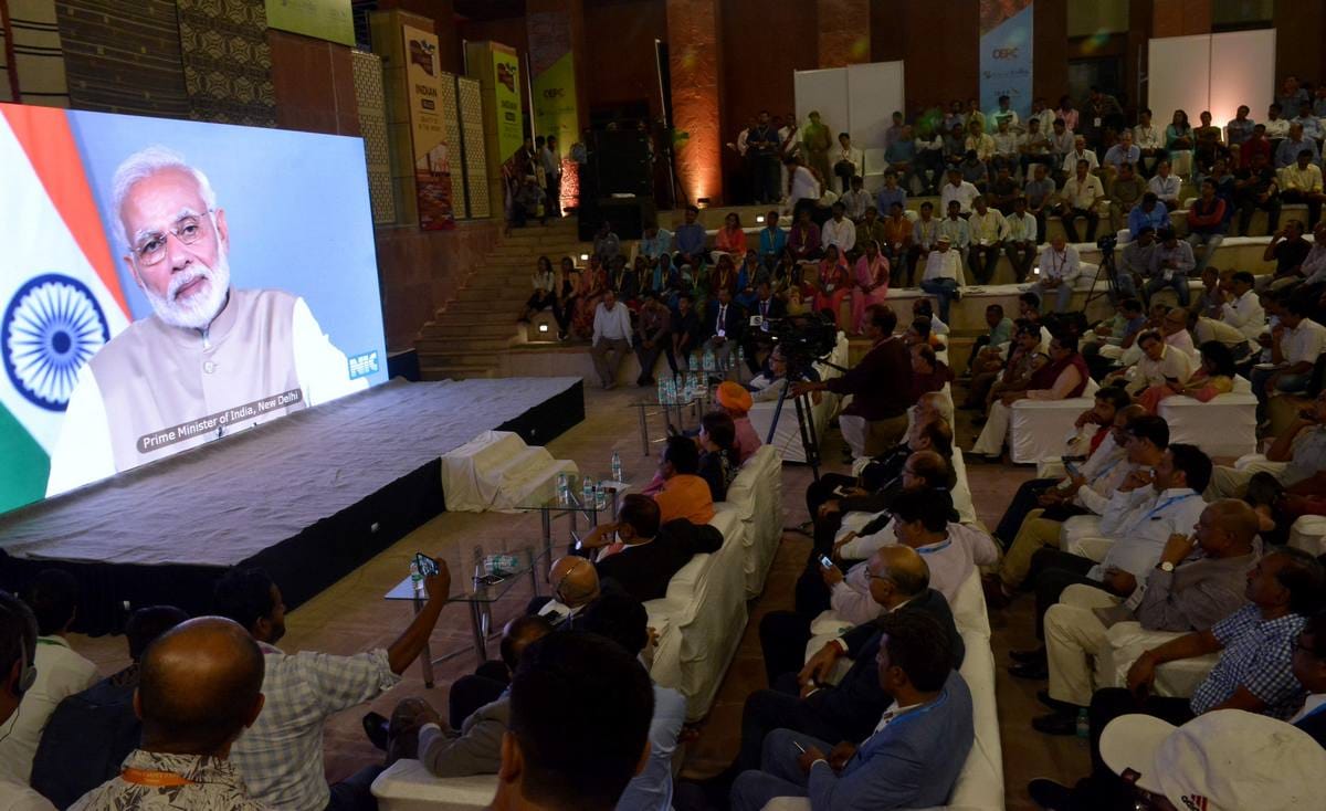 PM Modi inaugurated india carpet expo by video conferencing in varanasi