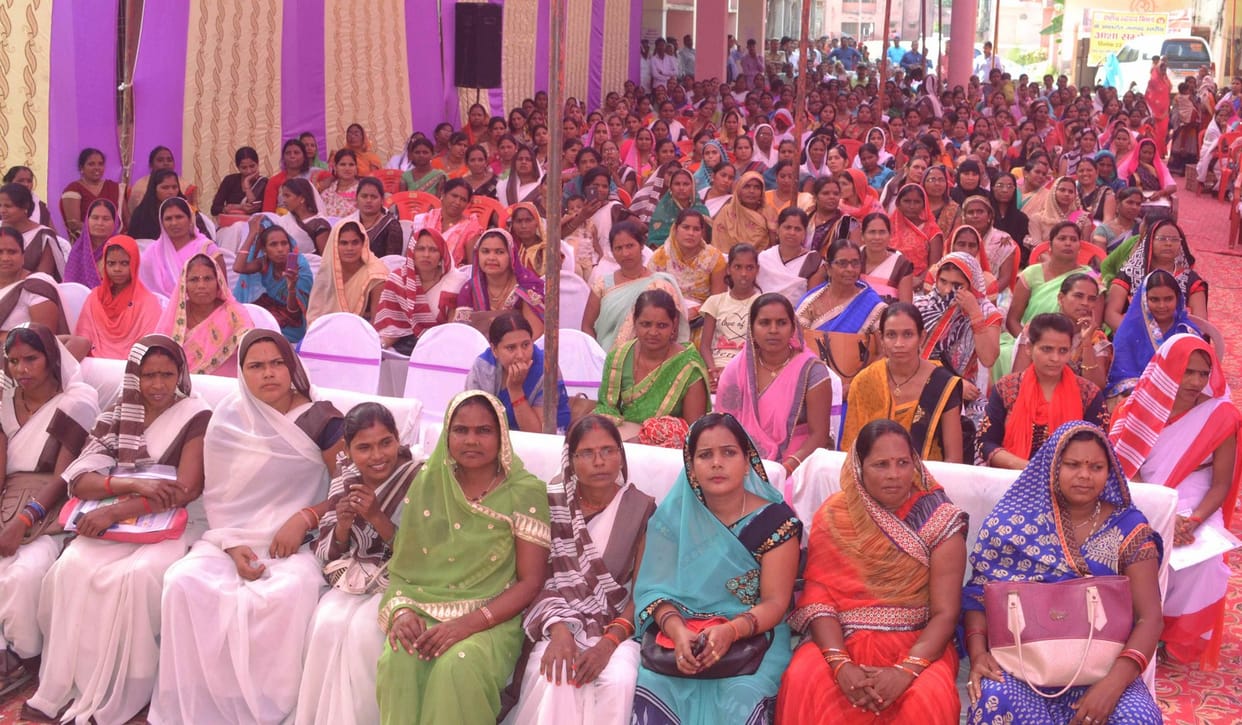 एनएचएम की महत्वपूर्ण कड़ी हैं आशा कार्यकर्ता : डीएम