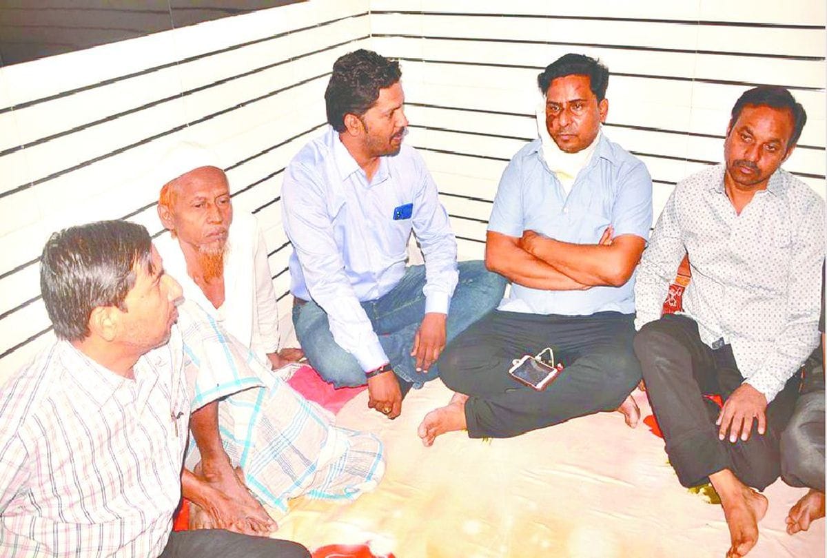 three accused arrested for acid attacked Shayar Hashim Ferozabadi