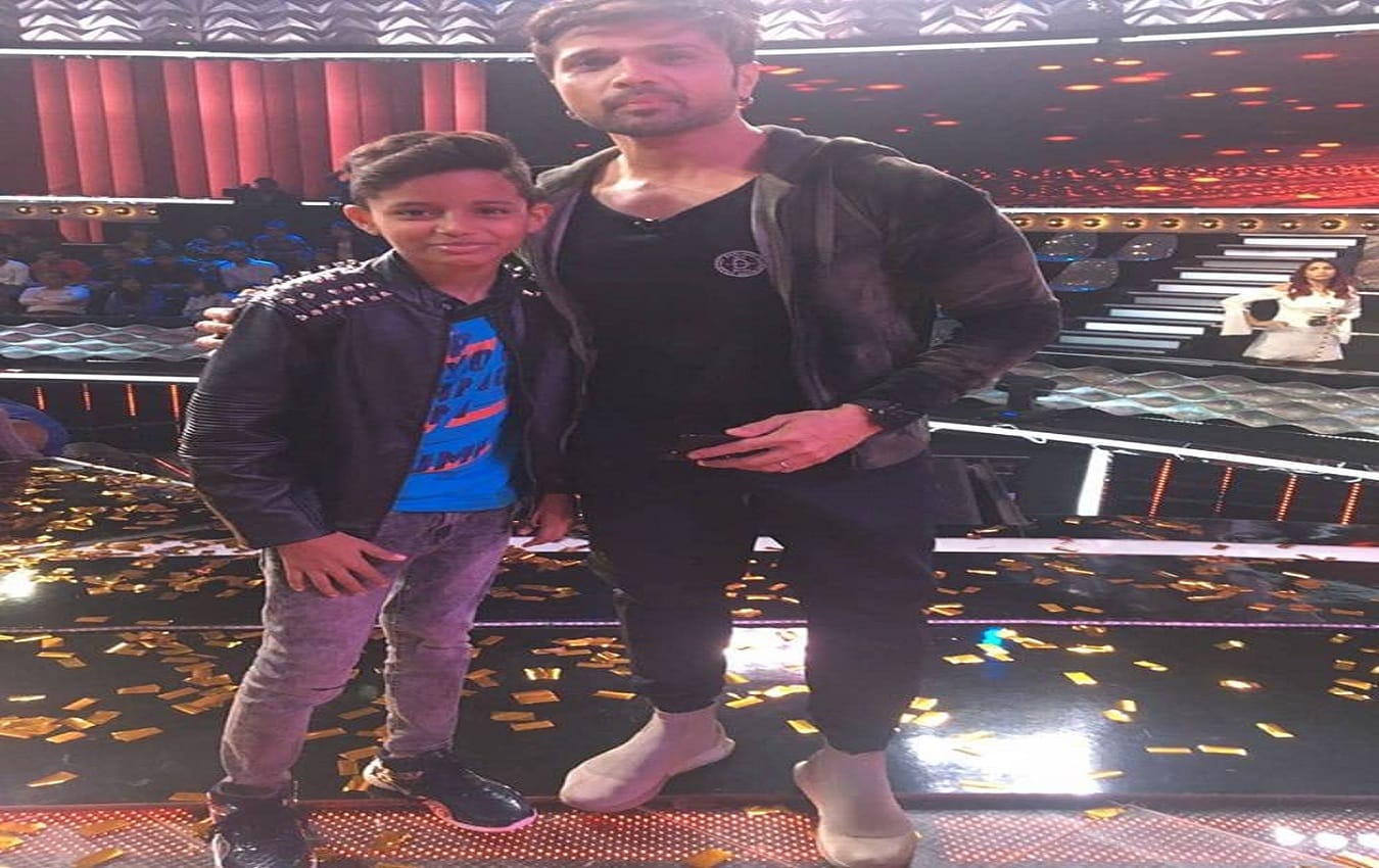 Anurag Varma of Kanpur in Top 10 of Live Singing reality show Love Me India