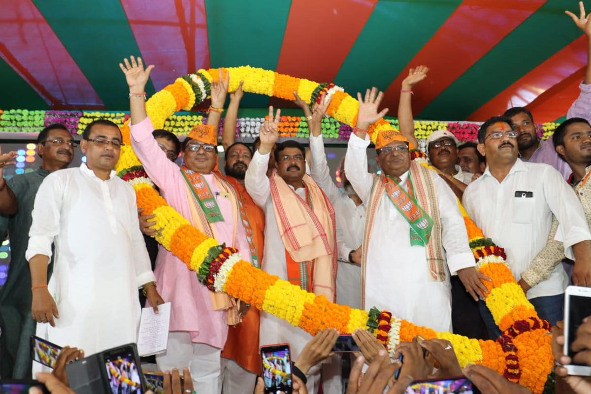Bhubaneswar: Senior Congress leader Padmalochan Panda joins BJP