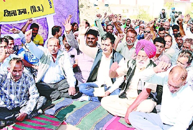 आईओसीएल डिपो के बाहर जोरदार प्रदर्शन