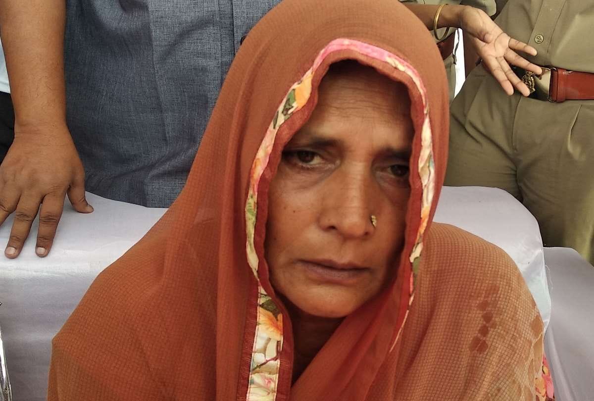 cm Yogi honored families of martyrs in lucknow
