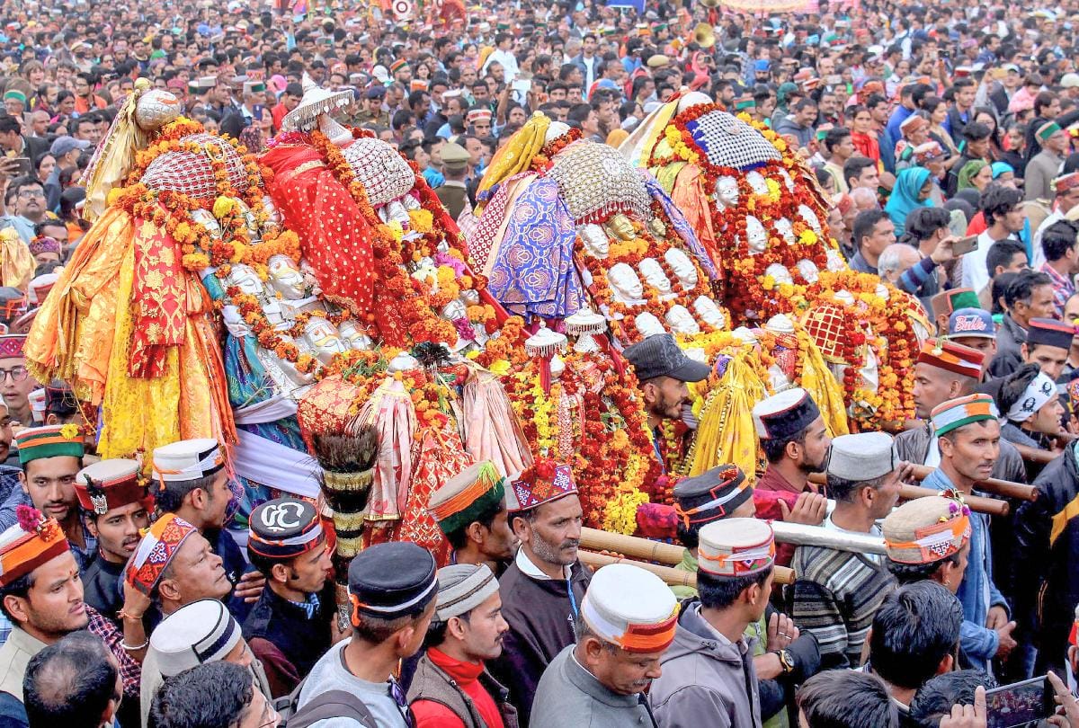 gold and silver inlay deity Chariot not safe in Temporary camps at kullu Dussehra