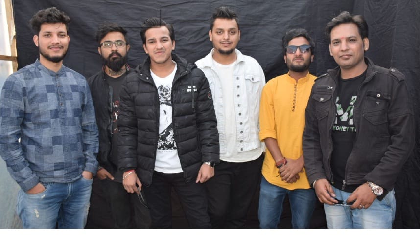 Resolve to set folk music internationally