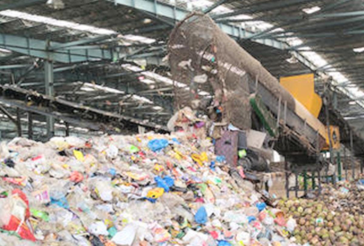 Tiles made of plastic waste