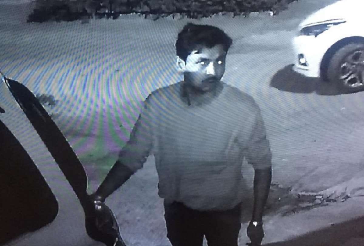 picture of SUV thief captured in CCTV camera