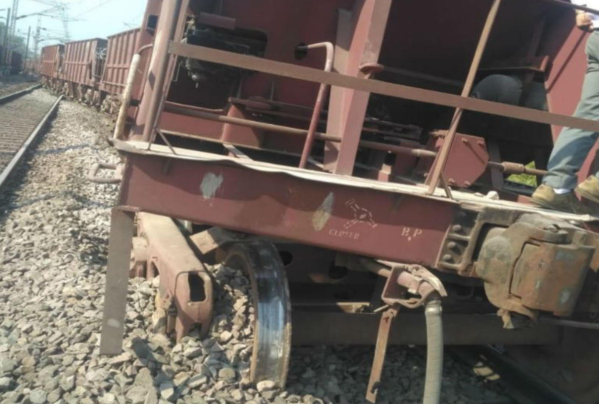 trains delays due to goods train derailed in morena