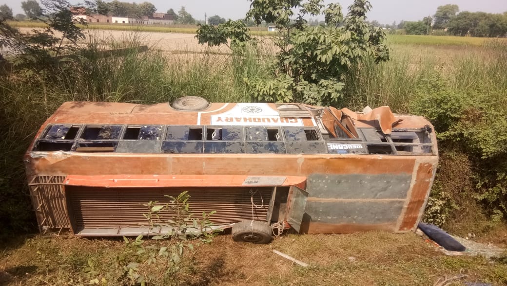 private bus accident in ghazipur  to save scarpio and bolero