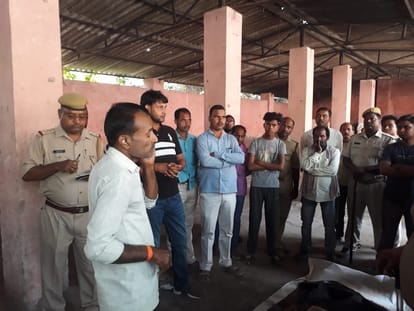 Road accident in jaunpur three student died