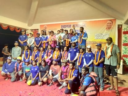 Bachendri pal arrived varanasi with team for mission clean ganga