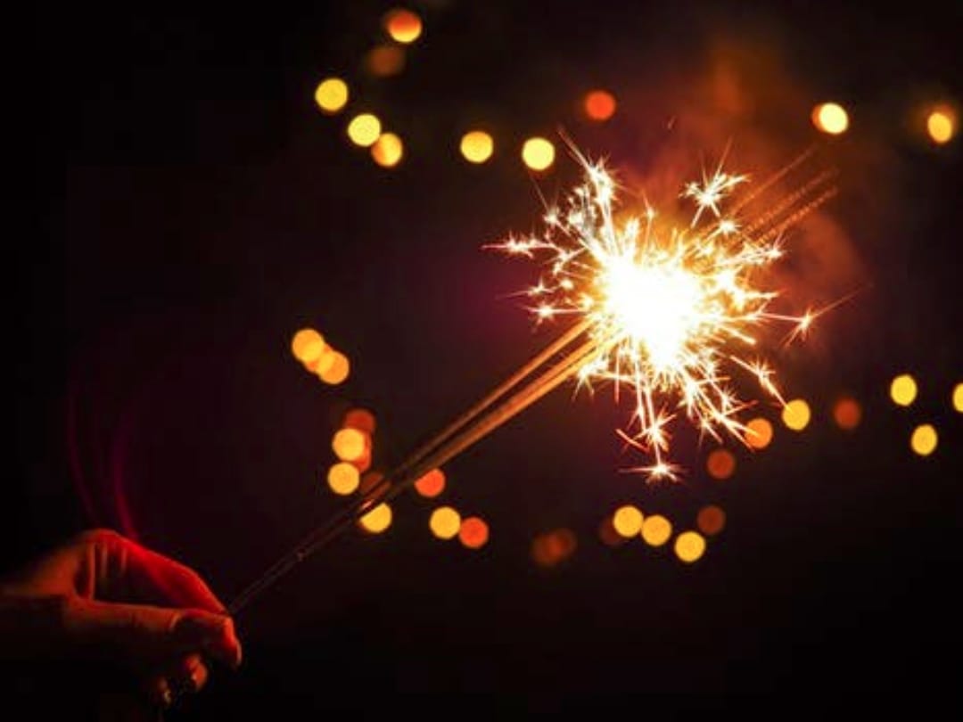 Crackers sold in black in delhi