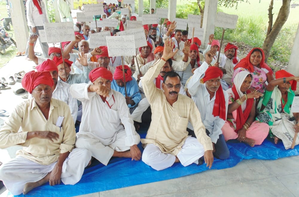 Demand for the status of fourth grade personnel