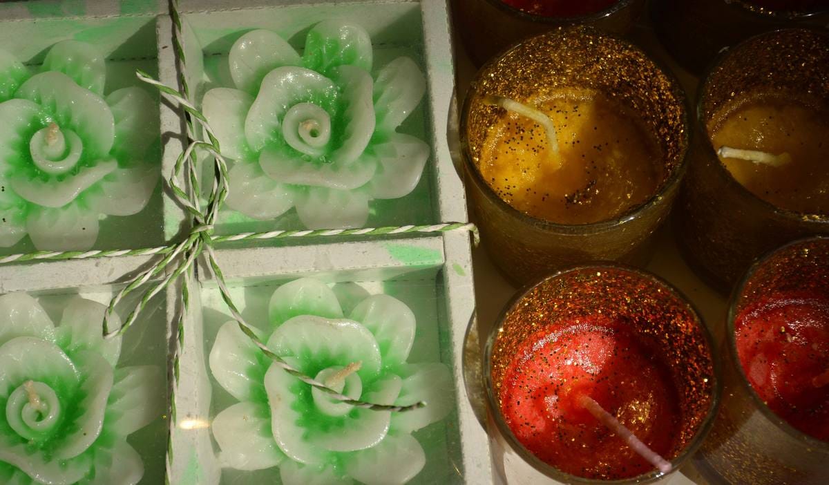 Diwali 2018 designer diyas and candles decoration items available in market