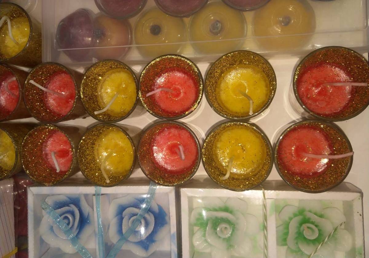 Diwali 2018 designer diyas and candles decoration items available in market