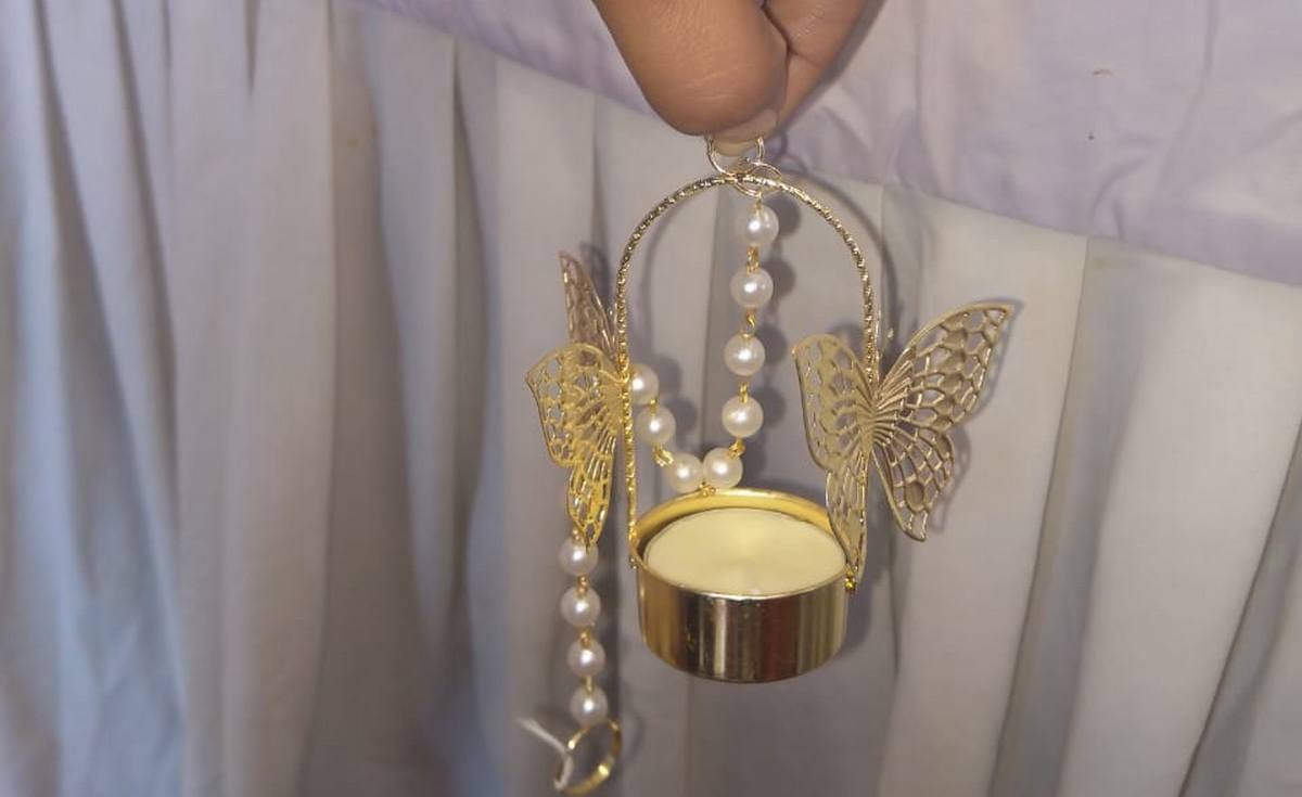 Diwali 2018 designer diyas and candles decoration items available in market