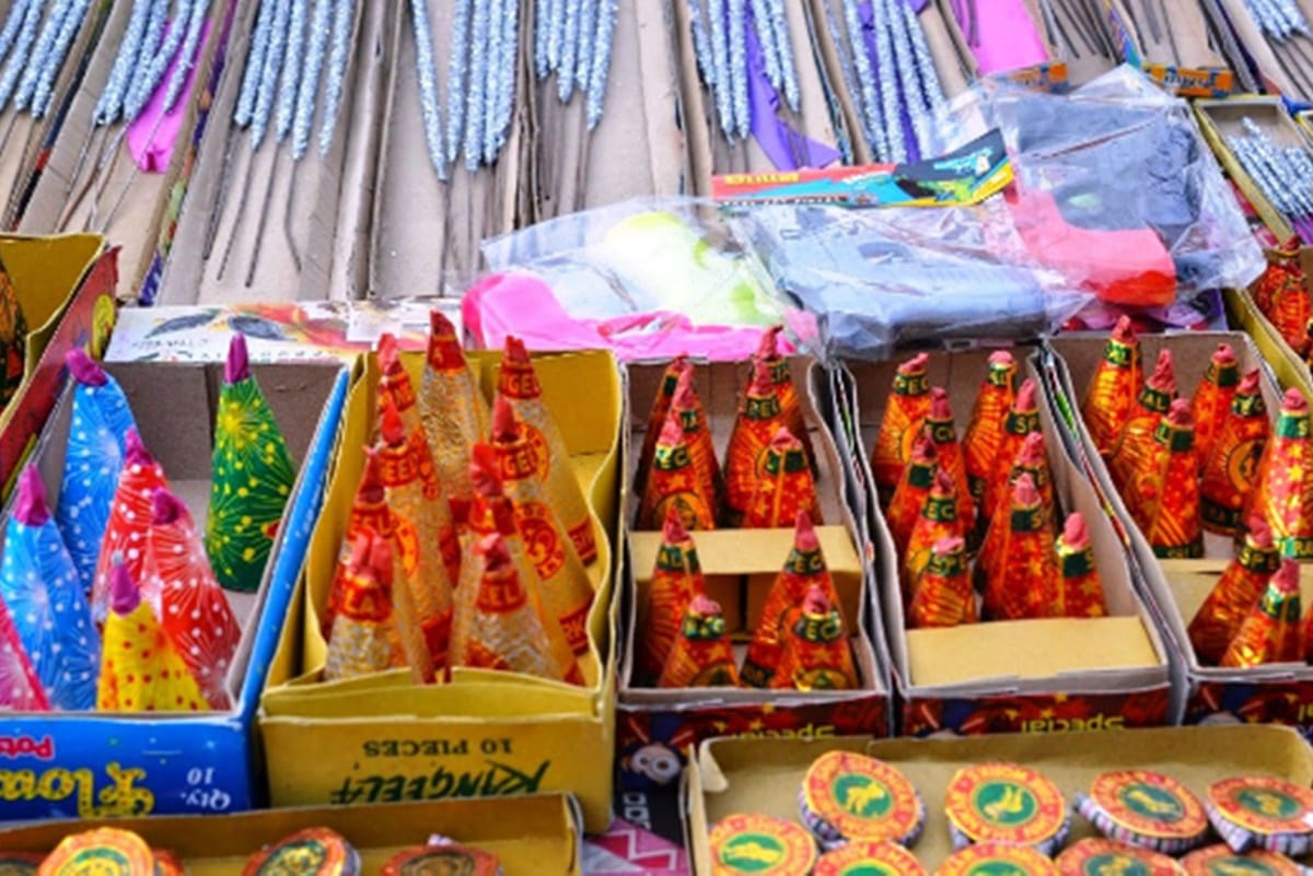 Diwali 2021 Application for license of temporary firecracker shops started in Gorakhpur