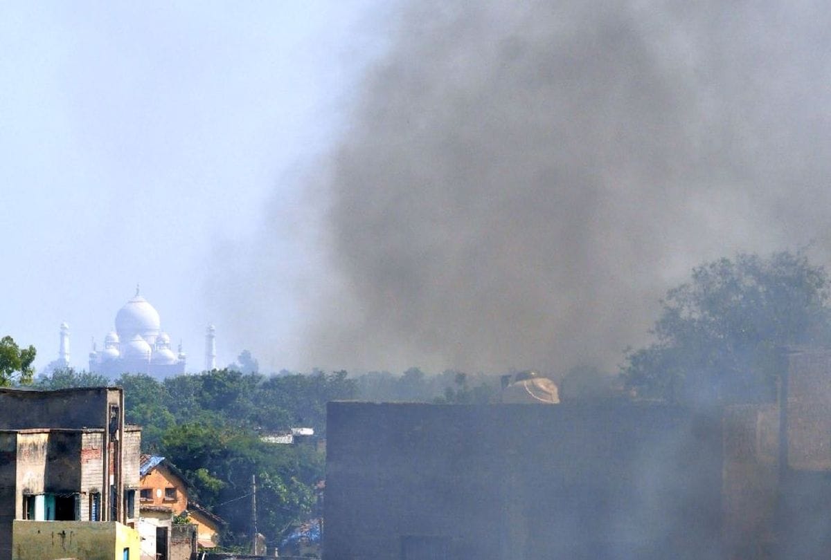 openly burning garbage around the Taj Mahal in agra