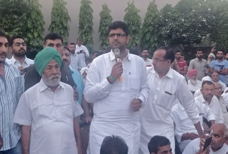 MP Dushyant Chautala reached Jhajjar