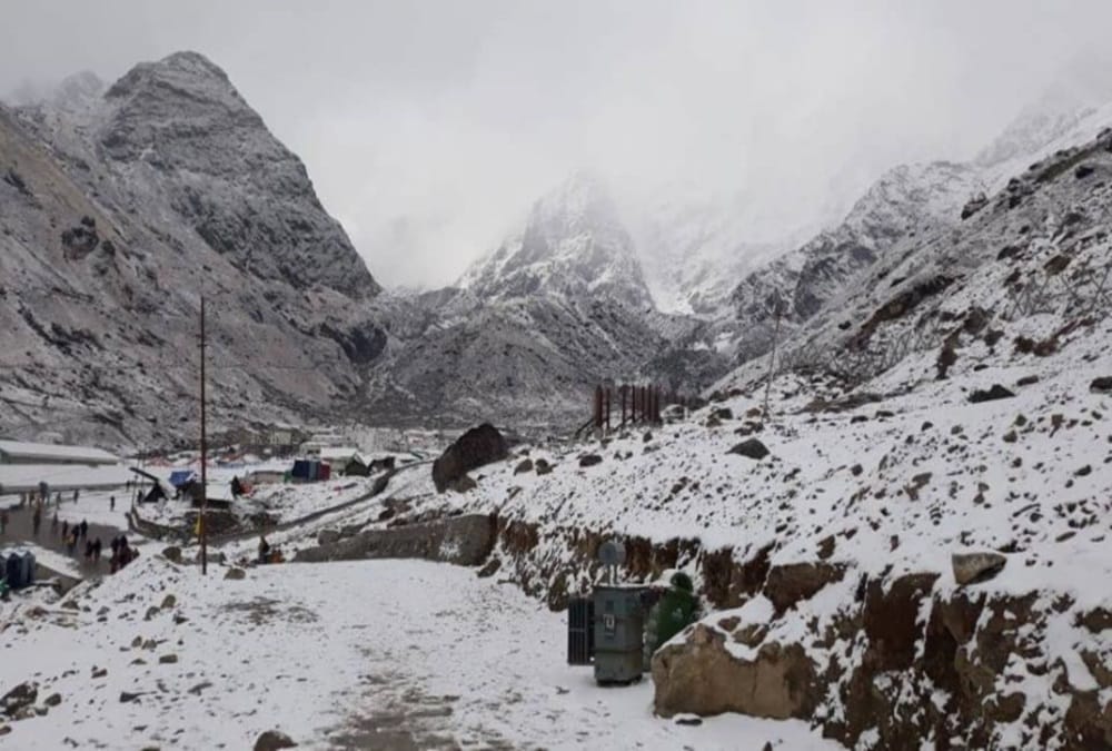 Cold Weather After Snowfall and rain in badrinath and munsiyari