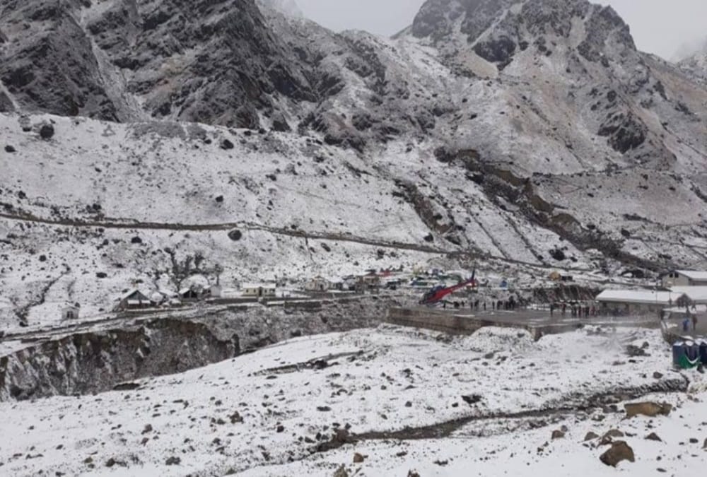 Heavy Snowfall in Auli and kedarnath 2018 exclusive photos
