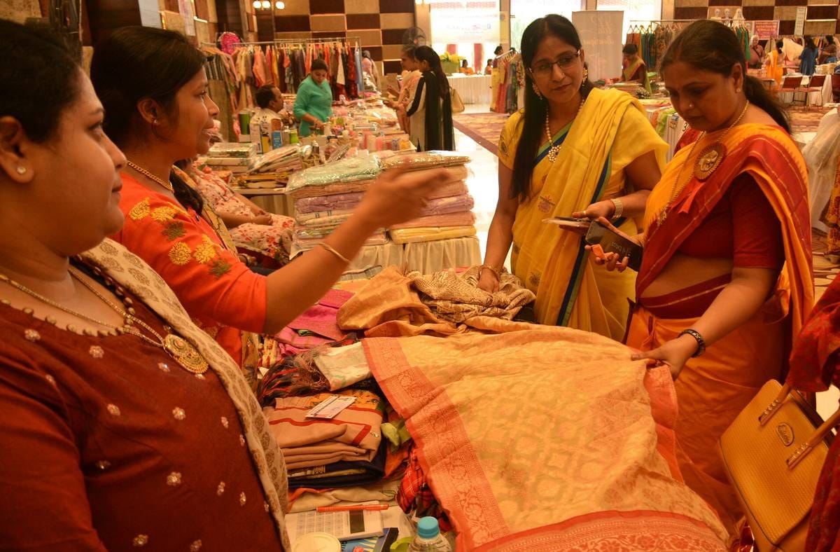 Karwa chauth  jewellery women likes these types of jewellery and dresses