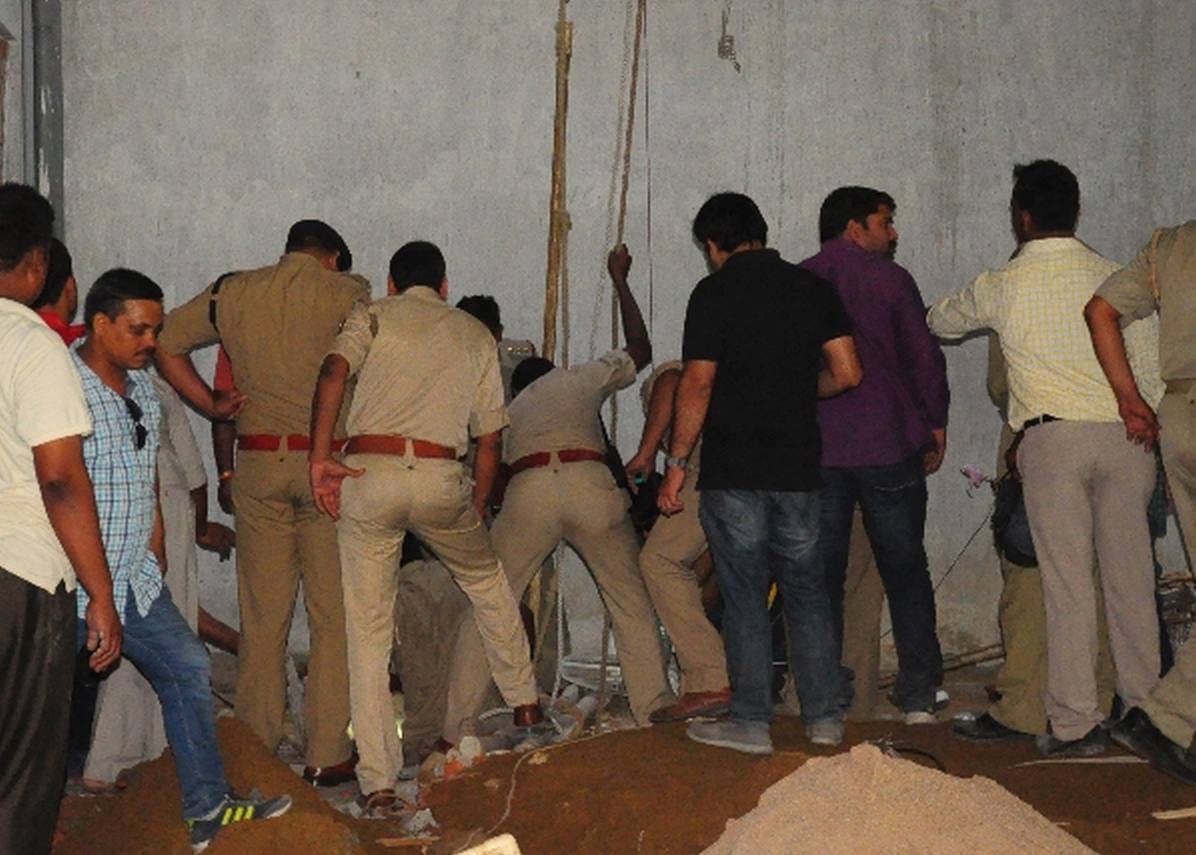 boy drowned in submersible at azamgarh