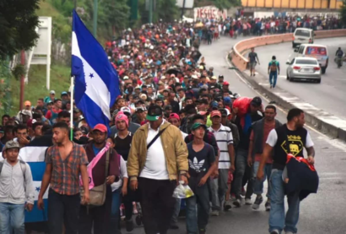 The bridge change into a migrant camp