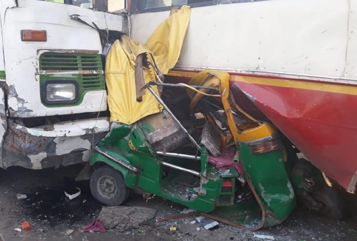 two killed and four injured in road accident at vivek vihar delhi