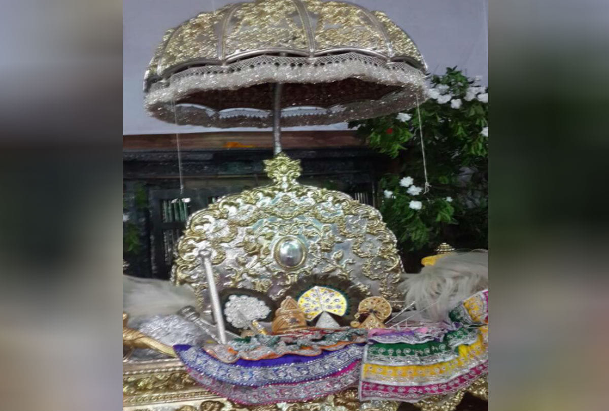 banke bihari charan darshan vrindavan on akshaya tritiya at 7th may
