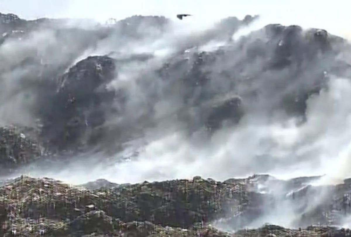 Fire not extinguished in Bhalswa, it may take 3-4 days to control it, people left home and camped with relatives in delhi