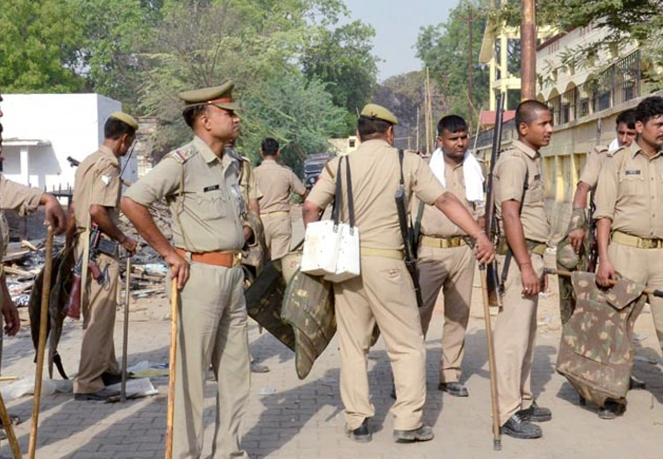 Dacoit Coal gang kidnaps three including retired SDO