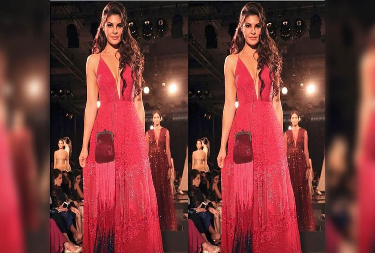 Jacqueline fernandez looks drop dead gorgeous in red designer gown