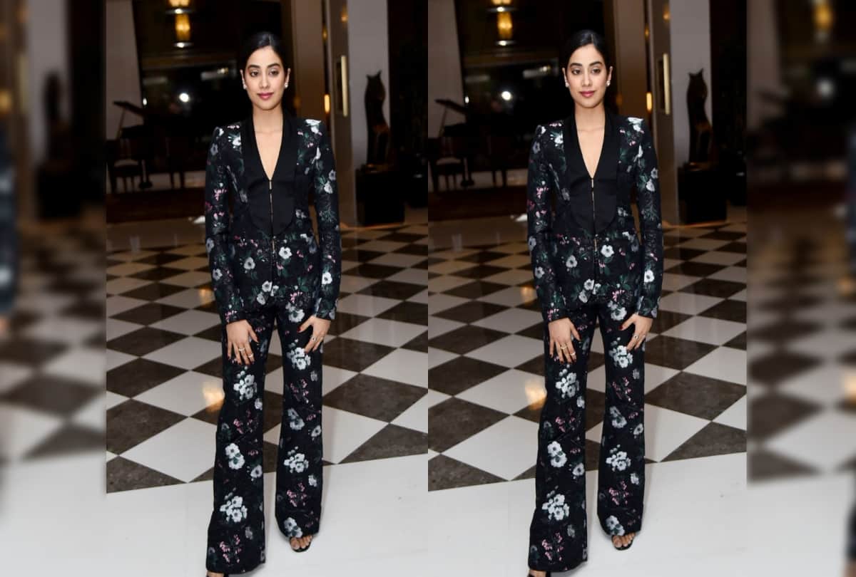 Janhvi Kapoor look stunning in her latest photos