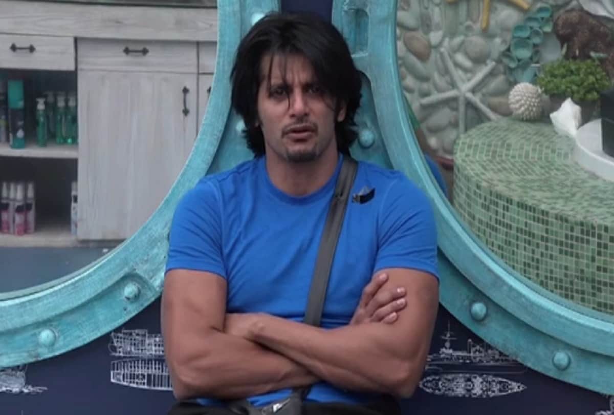 bigg boss contestant karanvir bohra cried lot in the house