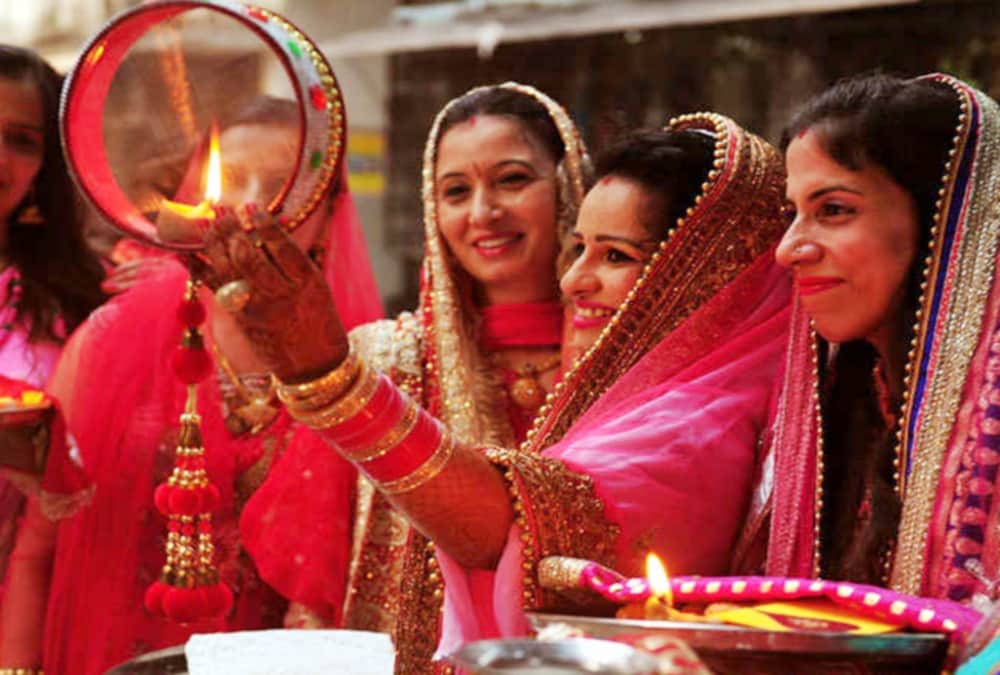 Karwa Chauth 2021: Special Coincidence after five years Know Puja and Moon Rising Shubh Muhurat