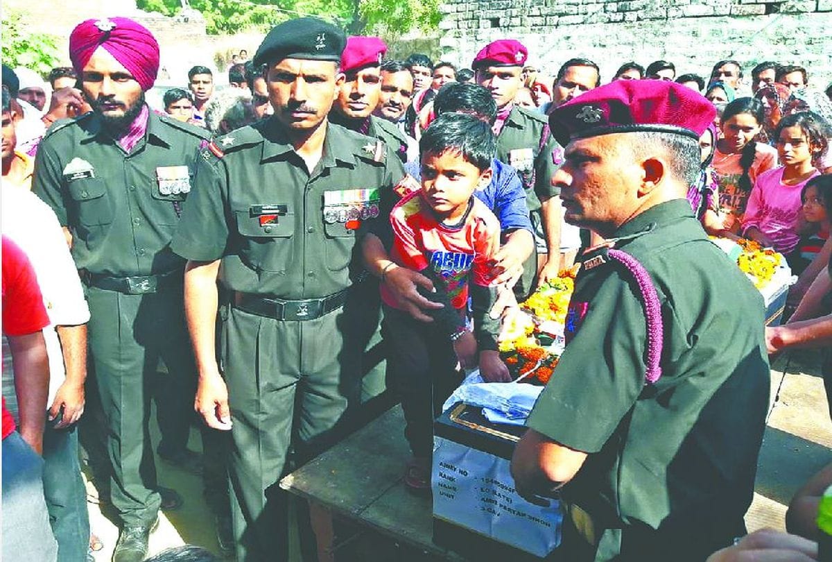 funeral of Army Naib Subedar in Mainpuri