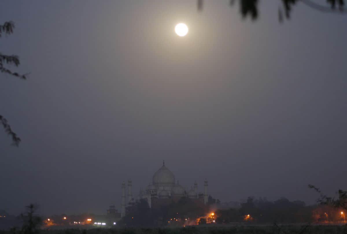 Tourists can see the beauty of Taj Mahal on Sharad Purnima 2019