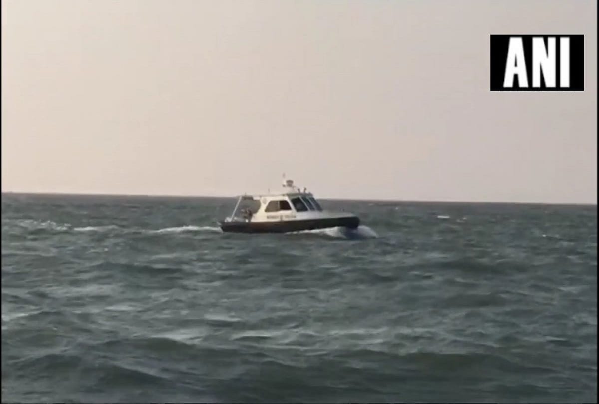 Boat carrying 17 passengers sinks near Greek island