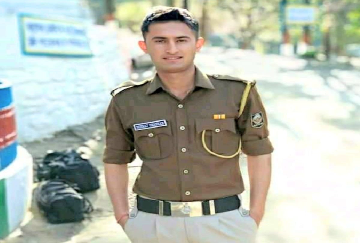 truck crushed police constable in solan himachal